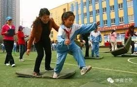 系统总结：博弈思维在“复杂系统管理”中的决策容错机制。（综述：复杂系统管理中基于博弈思维的决策容错机制）