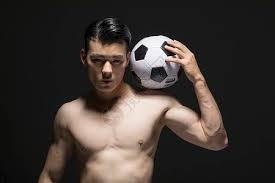 利拉德因伤退出，雄鹿队计划受阻，字母哥心情沮丧